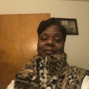 Meet your Posher, Dee